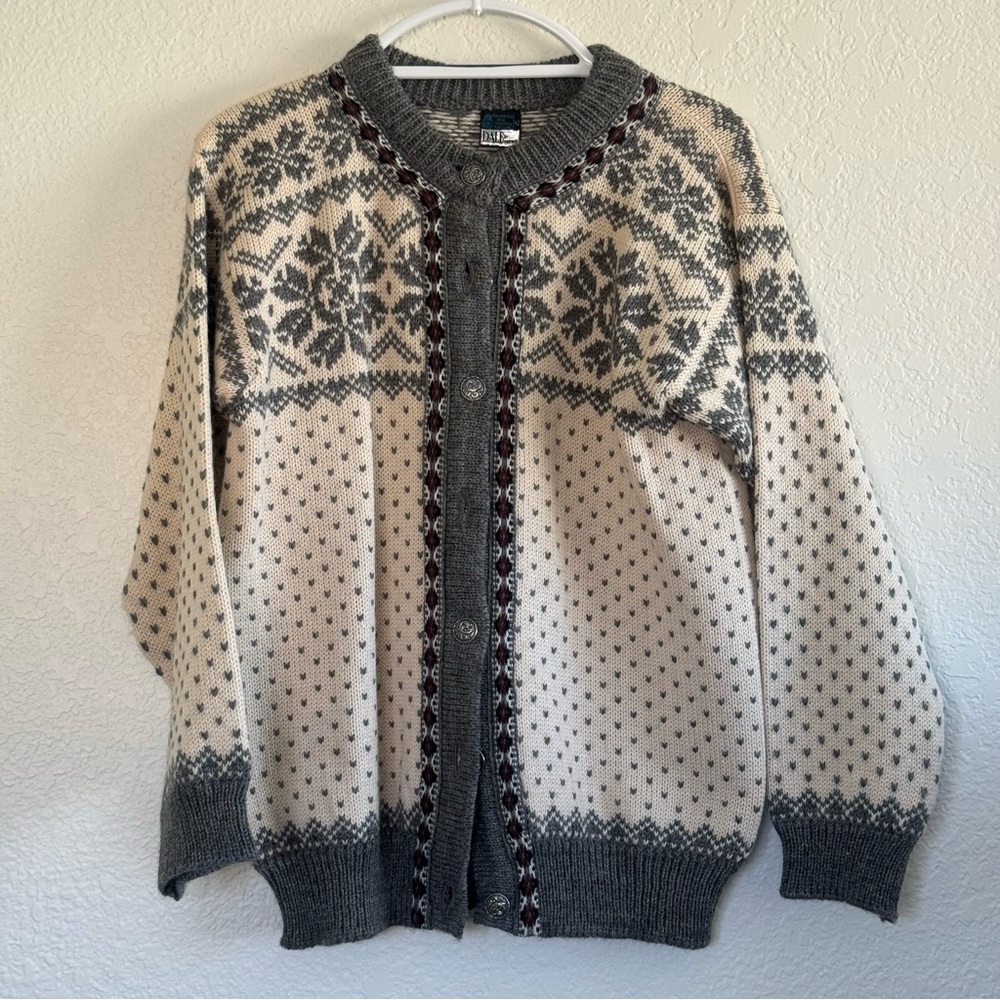 Vintage Dale of Norway Women's Gray and Cream Patterned Sweater size M